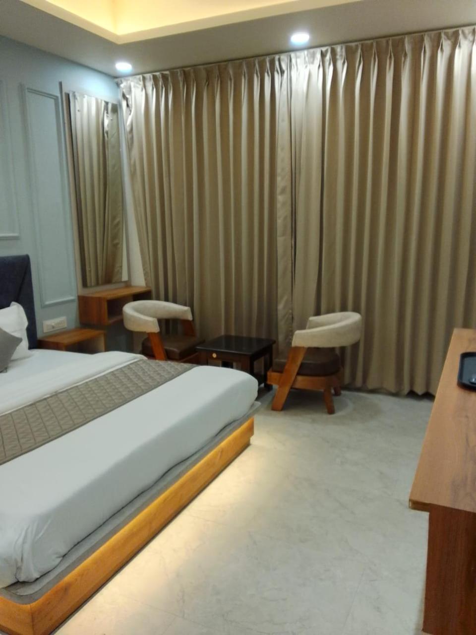 The Grand View Hotel Baijnāth Exterior foto